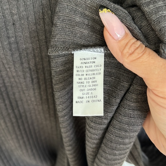 She + Sky Off The Shoulder 3/4 Length Sleeve Midi Dress - Picture 5 of 6